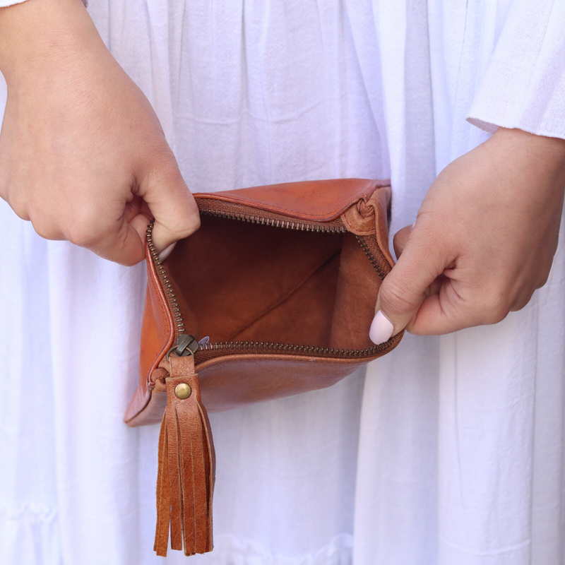 Eternity Tassel Clutch (Tan)